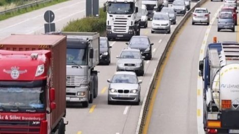 Avtomobil nəqliyyatı ilə sərnişin daşımaları 51 milyon nəfər artıb
