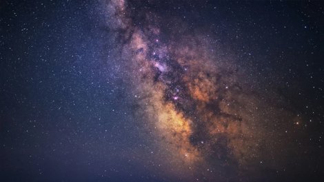 Milyardlarla ildir ona doğru gedirik, amma heç vaxt çatmayacağıq