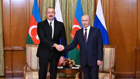 İlham Əliyev Vladimir Putini təbrik etdi
