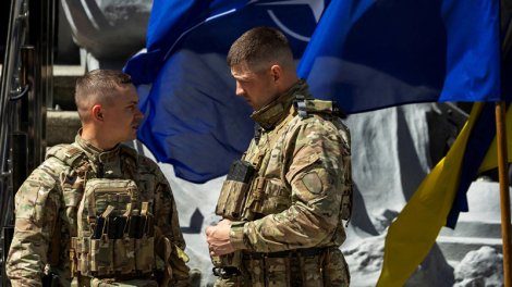 Çin NATO-nu dünyadakı roluna yenidən baxmağa çağırdı