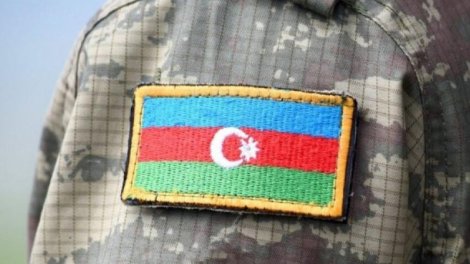 Prezident hərbi qulluqçuları və şəhid hərbçiləri təltif etdi
