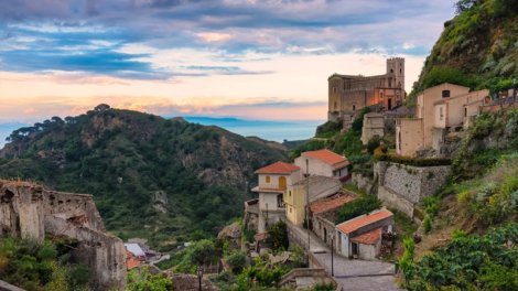 Xaç Atası kəndi turist bumu yaşayır - Kiçik bir kənd dünyada tanındı