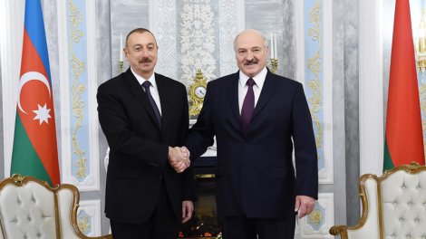 İlham Əliyev Lukaşenkonu təbrik etdi
