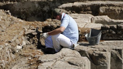 Arxeoloqlar unikal Bibliya relikviyası tapdı: "Əhd sandığı"nın sirri açıla bilər