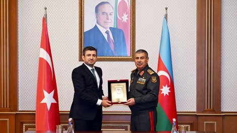 
Zakir Həsənov Selçuk Bayraktarı qəbul etdi - FOTO