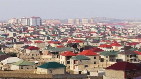 Rayonda ev tikmək Bakıdan niyə bahadır?