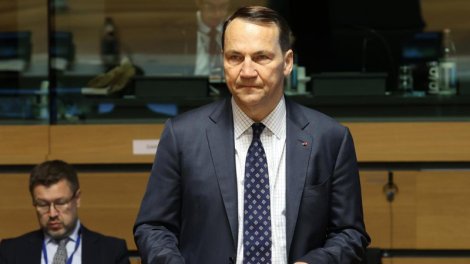 XİN rəhbəri Rusiyanın Polşaya qarşı mümkün təxribatı barədə xəbərdarlıq etdi