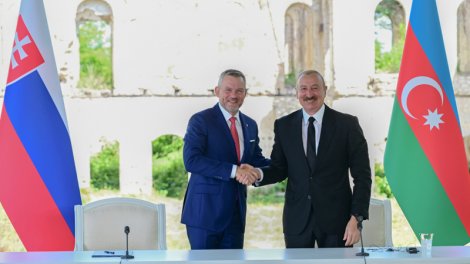İlham Əliyevin Şuşada Slovakiya Prezidenti ilə geniş tərkibdə görüşü oldu - YENİLƏNİR