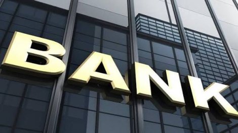 Banklar, yoxsa lombardlar: əhali üçün hansı daha cəlbedicidir?