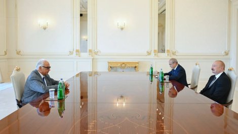 İlham Əliyev Dünya Güləş Birliyinin prezidentini qəbul etdi - FOTO