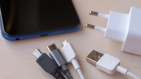 Smartfonun şarj cihazını təcili dəyişdirməyin vaxtının çatdığını göstərən 4 əlamət
