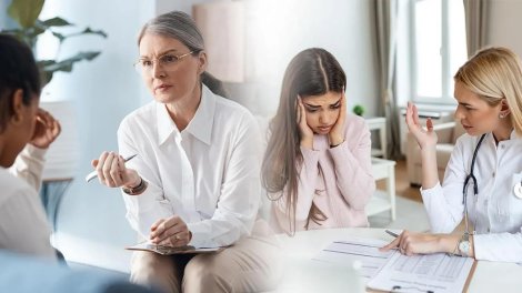 Klinik psixoloqla psixiatrın FƏRQİ NƏDİR?