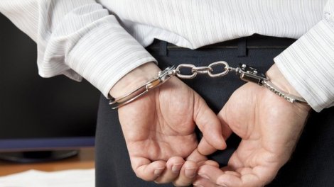 İş adamına 1 milyon manat "atan" biznesmenlə bağlı qərar verildi