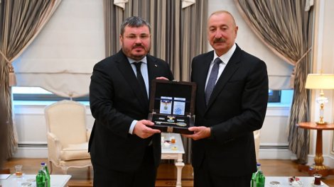 Azərbaycan Prezidentinə "İrpen şəhərinin fəxri vətəndaşı" vəsiqəsi təqdim edildi