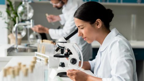 Alimlər elektrik enerjisi olmadan binaları soyuda bilən nanomaterial hazırladı