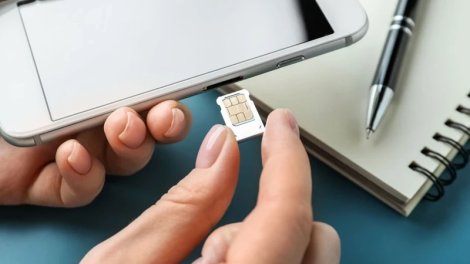 Telefonların içindəki kiçik kompüter: SIM kart nədir, necə işləyir?