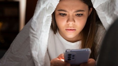 Sosial şəbəkələr vaxtımızı necə oğurlayır?