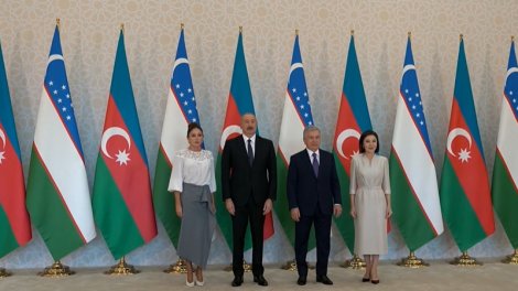 Prezidentlər və birinci xanımlar Buxaradakı "Poyi-Kalon" kompleksi ilə tanış oldu