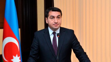 Zelenski Hikmət Hacıyevi təltif edib