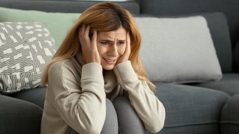 Alimlər yuxusuzluğun narahatlığı necə artırdığını müəyyən edib