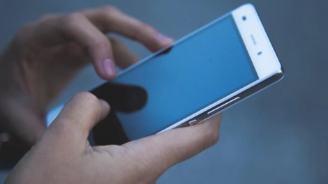 Telefonun yan düymələrinin 5 gizli funksiyası - Çoxları bunları bilmir