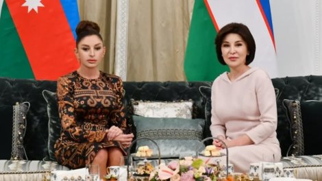 Özbəkistanın birinci xanımı Mehriban Əliyevanı zəng etdi