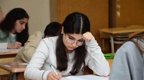 III qrupda boş yerlər yalnız bir ixtisasda qalıb