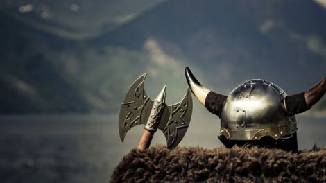Vikinqlərin məşhur dəbilqələri əslində heç vaxt olmayıb?