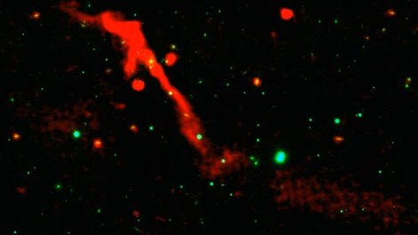 Astrofizik: Böyük partlayış bəzi xüsusiyyətlərinə görə ağ dəliyə bənzəyir