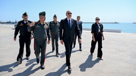 Prezident və birinci xanım Hərbi Dəniz Qüvvələrində oldu -FOTO