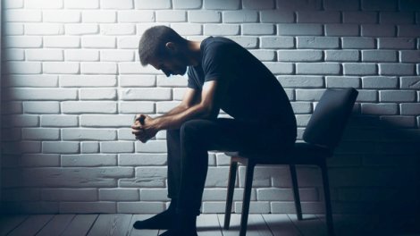 Böyük depressiya nədir? – Psixoloq AÇIQLADI