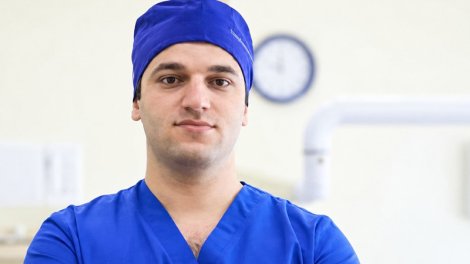 Bakıda əməliyyat edilən 31 yaşlı həkim vəfat etdi - 80 nəfər qan vermişdi