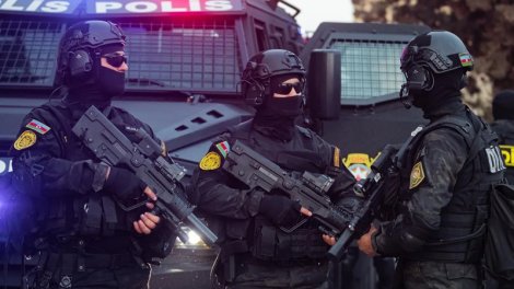 
Polis əməkdaşlarına silahlı müqavimət göstərən şəxs zərərsizləşdirildi