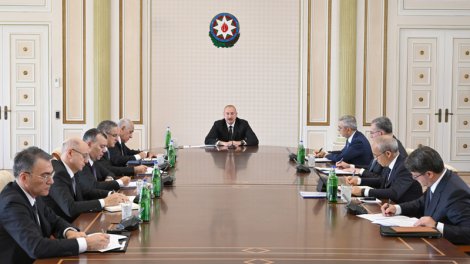Prezidentin sədrliyi ilə Dövlət Proqramına həsr olunmuş müşavirə keçirildi - FOTO