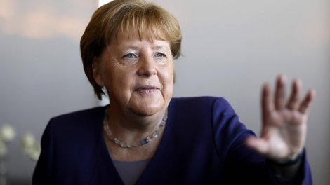 Merkel Merzin partiyasına uğursuz seçkidən sonra məsləhət verdi