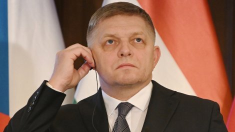 Fiko: Aİ yalnız Ukrayna ilə məşğul olduğu halda Avropada yanacağın qiyməti artır