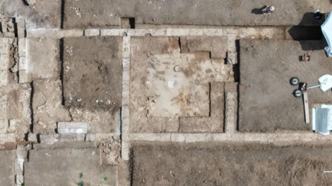 Arxeoloqlar Aristotelin Makedoniyalı İsgəndərə dərs dediyi məktəbi tapdı