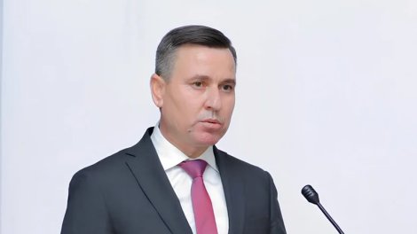 Prezident icra başçısını vəzifəsindən azad etdi