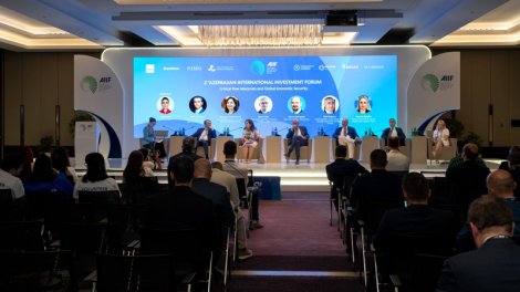 Beynəlxalq İnvestisiya Forumunda "Kritik xammal və qlobal iqtisadi təhlükəsizlik" mövzusunda panel keçirildi