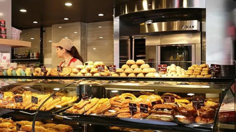 Şirin bazarın acı rəqabəti: İstehlakçılar xarici şirniyyatlara niyə üz tutur?
