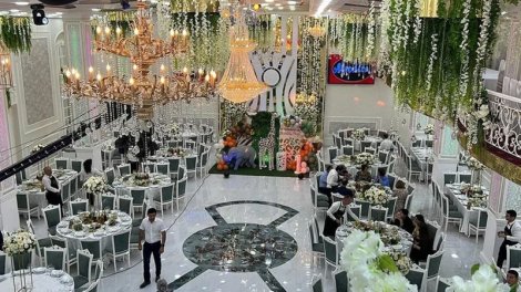 Toya 100 manat yazdırmaq üçün qonşusunun evini qarət etdi - 600 manat götürdü