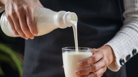 Həkim kefirin orqanizm üçün hansı hallarda zərərli ola biləcəyini açıqladı