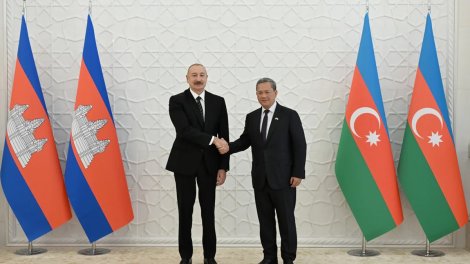 İlham Əliyev və Kambocanın Baş naziri mətbuata bəyanatlarla çıxış edir