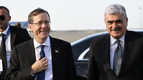 İsrail Prezidenti İsxak Hersoq Azərbaycana səfərə gəldi - FOTO