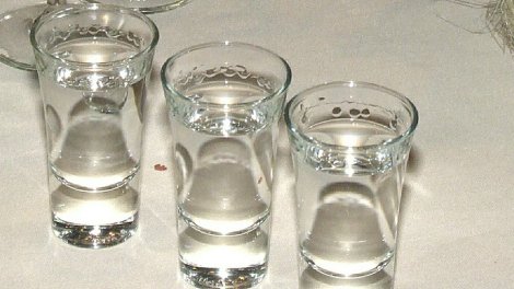Alkoqol immun hüceyrələrini beyni məhv etməyə sövq edir – Alimlər