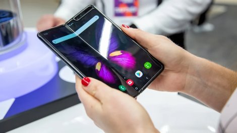 Qatlana bilən telefonların daxili ekranına niyə qoruyucu şüşə taxmaq olmaz?