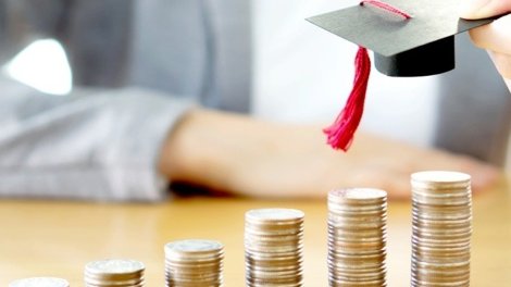 Təhsil bitməyib, dövlət dəstəyi dayanır &ndash; 23 yaş problemi