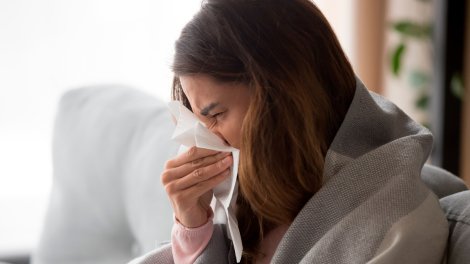 Soyuqdəymə zamanı antibiotikləri özbaşına qəbul etmək olmaz - Həkim