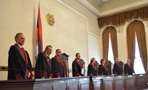 Ermənistanda qalmaqallı konstitusiya dəyişiklikləri qüvvəyə mindi