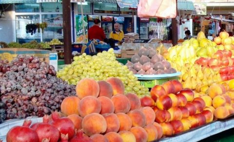 Meyvələrin əl yandıran qiymətləri - Təlabat artıb, amma hamı ala bilmir